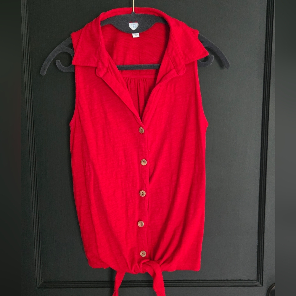 Time and Tru Red Sleeveless Button Down Shirt